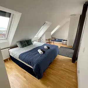 Eca Rooftop Live - Private & Serviced Habitación en casa particular Viena